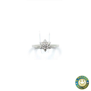Solitario fiore in oro bianco e diamanti