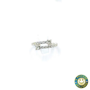 Anello contrarié in oro bianco e diamanti